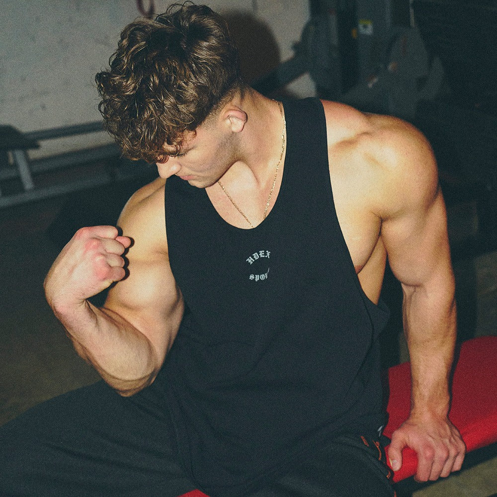 [GYM CLUB LEGACY PRE-ORDER] HDEX Baju Korea Olahraga Old English Back Logo Stringer Black Pria Fitness