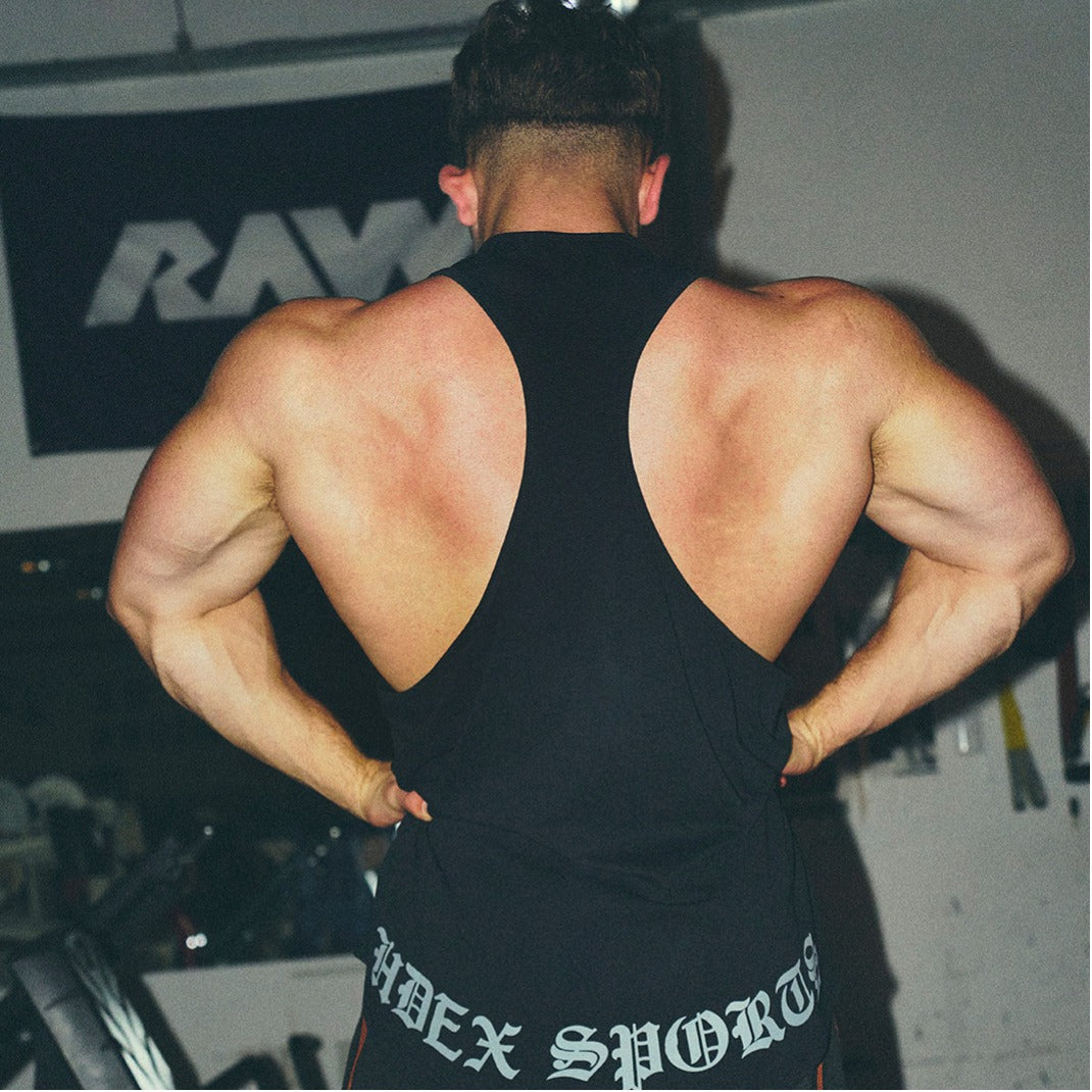 [GYM CLUB LEGACY PRE-ORDER] HDEX Baju Korea Olahraga Old English Back Logo Stringer Black Pria Fitness