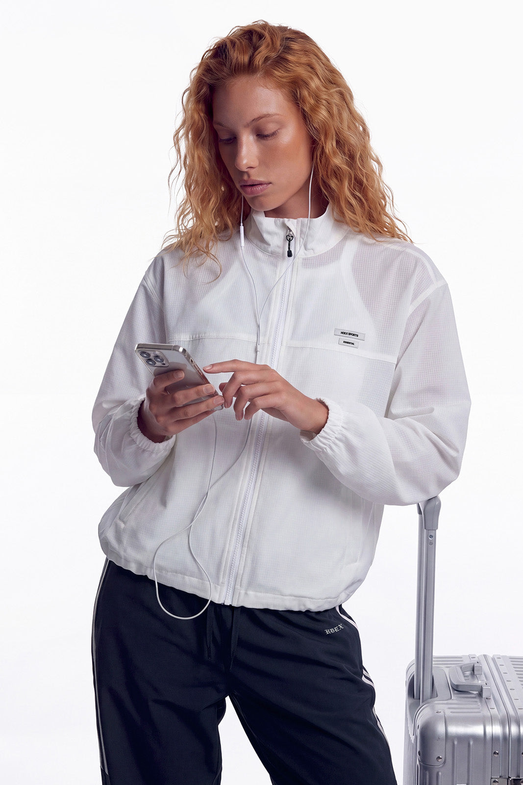 HDEX Jaket Korea Olahraga Essential Flow Windbreaker W White Wanita Fitness