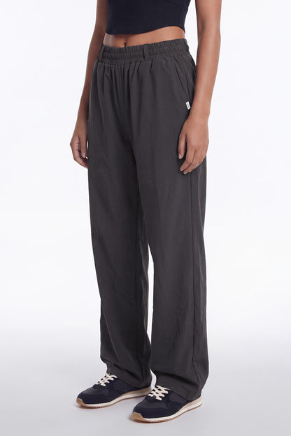 HDEX Celana Korea Olahraga Essential Stretch Nylon Pants W Charcoal Wanita Fitness