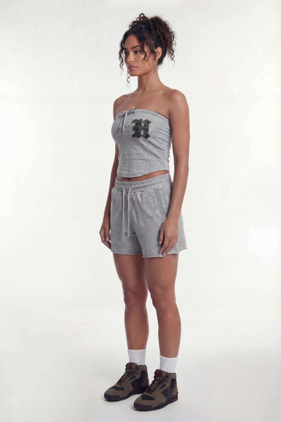 HDEX Celana Korea Olahraga Camo Cut-Off Sweat Shorts W Melange Gray Wanita Fitness